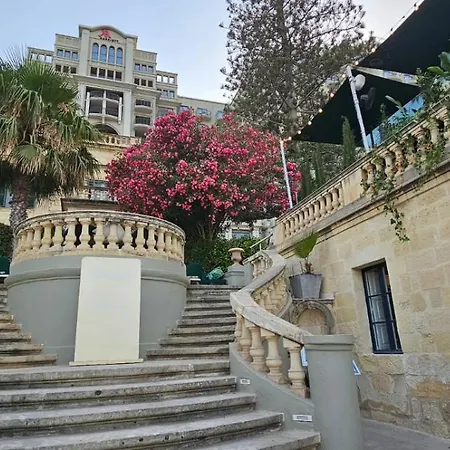 Paceville On 2 Floors Gasthof