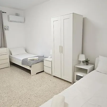 Paceville On 2 Floors 4* Is-Swieqi
