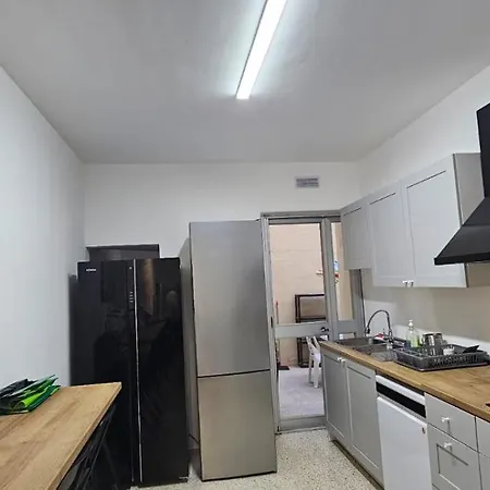 Guest house Paceville On 2 Floors Is-Swieqi