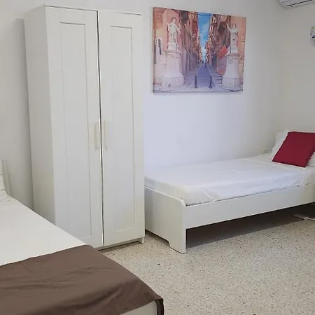 招待所 Paceville On 2 Floors *