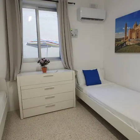 Paceville On 2 Floors 4* Is-Swieqi