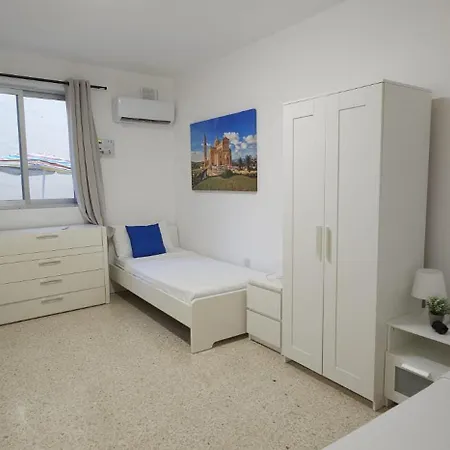 Guest house Paceville On 2 Floors 4*
