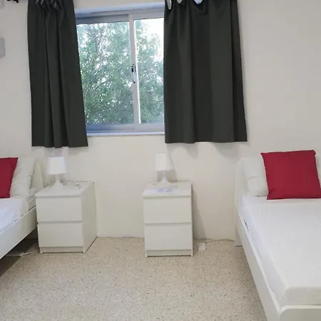Paceville On 2 Floors 4* Is-Swieqi